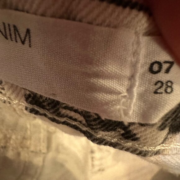 GARAGE DENIM WOMENS BLACK AND WHITE NEWSPAPER PRINT FLARE LEG JEANS 07/28 - Picture 8 of 10